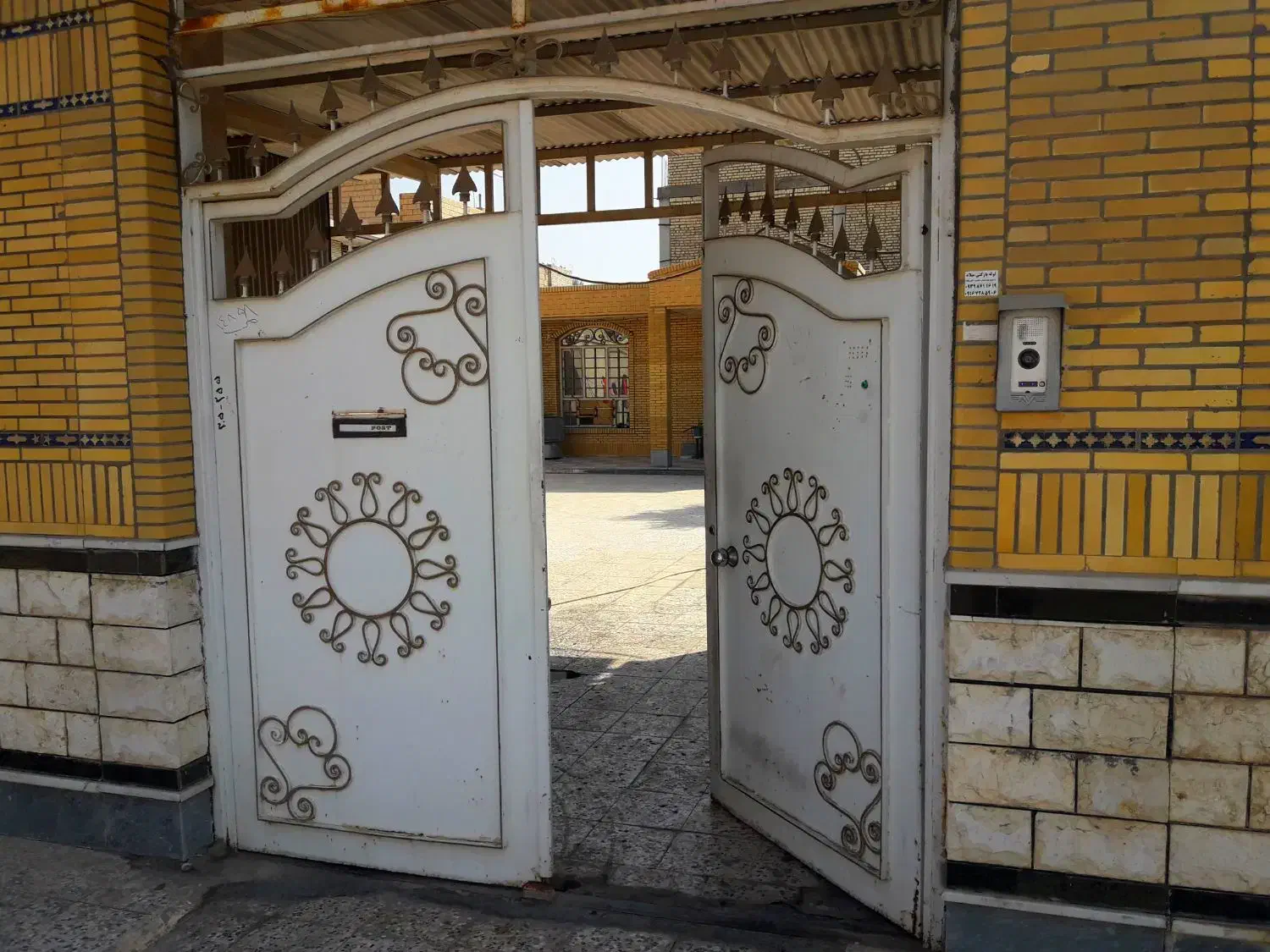 فروش منزل ویلایی ۳۴۰متر دونبش شهرک دانیال