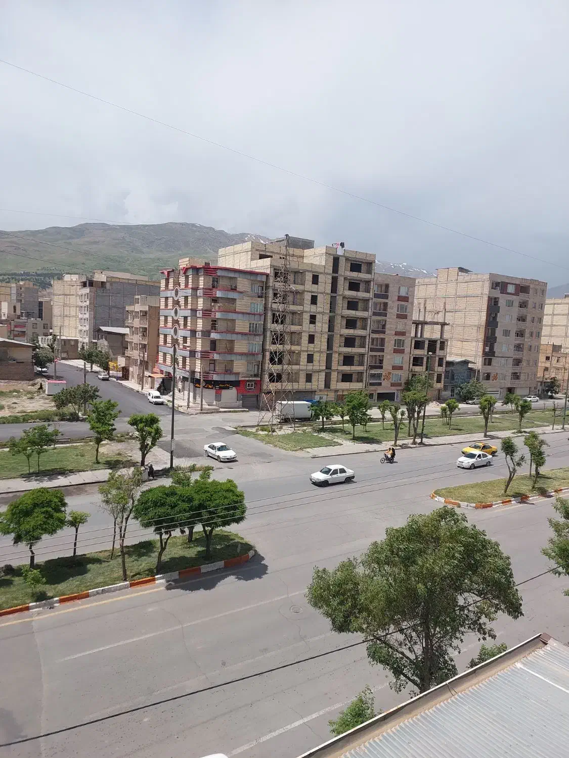 آپارتمان فول امکانات برخیابان متری