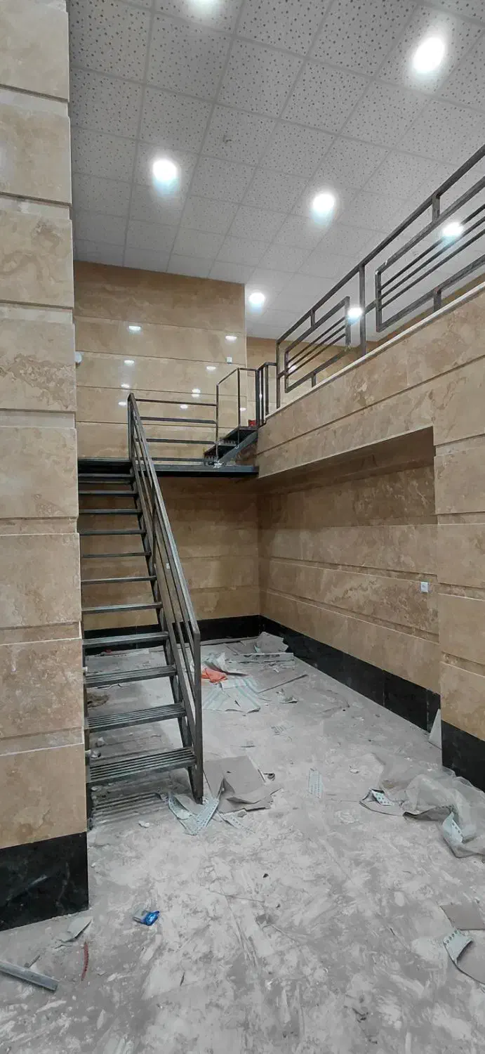 مغازه خیابان داروپخش دو دهنه بالکن دار