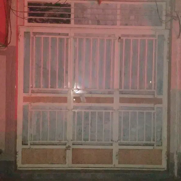 مغازه در کوچه