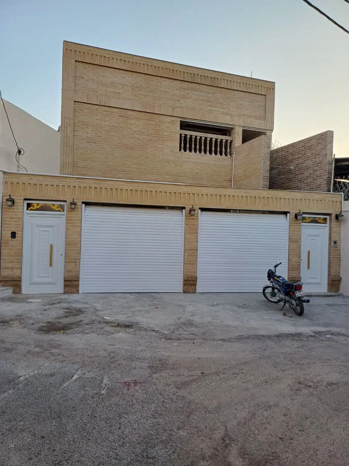 حیاط مجزا ،متراژ زمین ۱۹۲متر ،