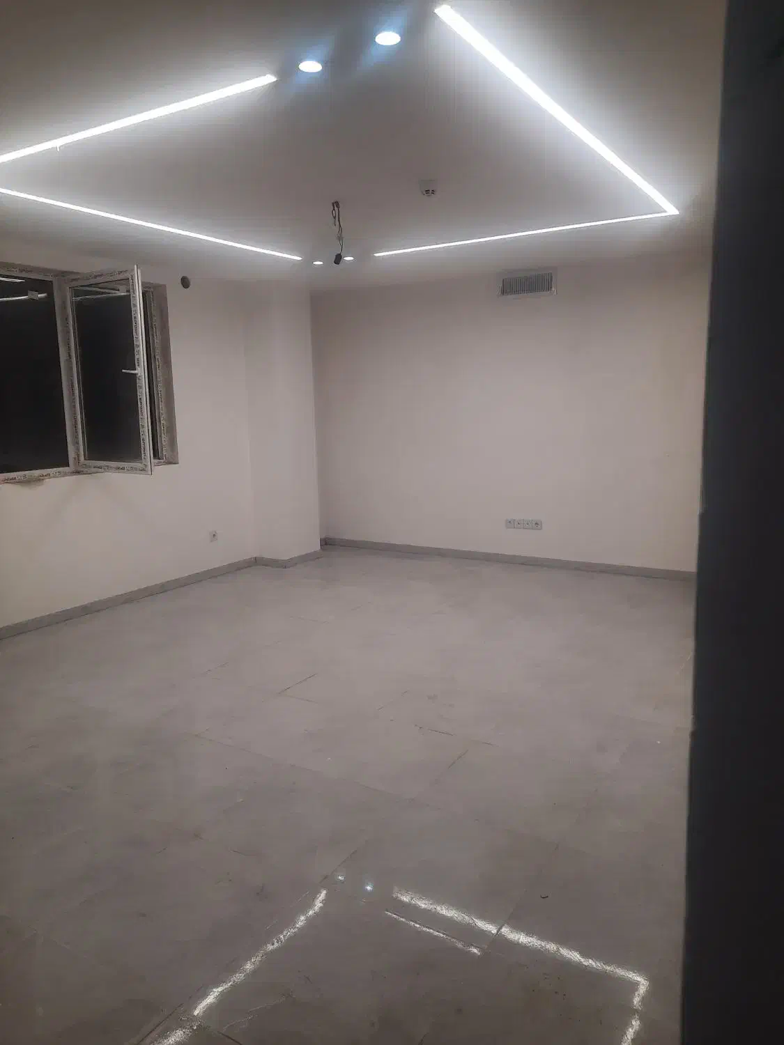 فروش آپارتمان ۹۰ متری اندیشه فاز ۱ نوساز