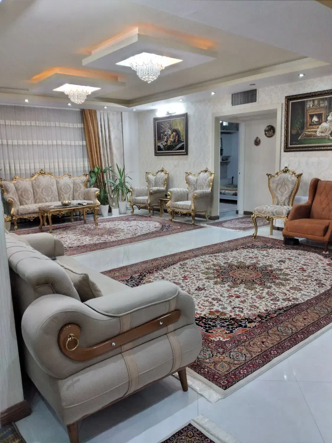 آپارتمان ۱۰۲ متری سبحانی پشت مسجد سیدها