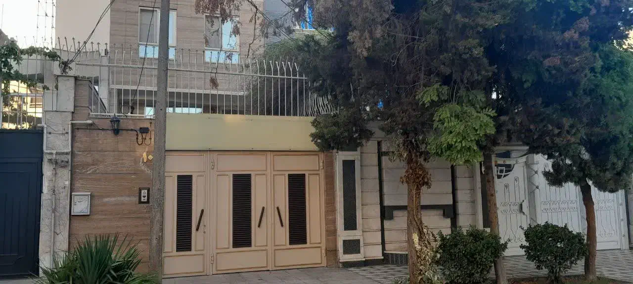 ویلایی شمالی عرض۱۰در ناصرخسرو ۹