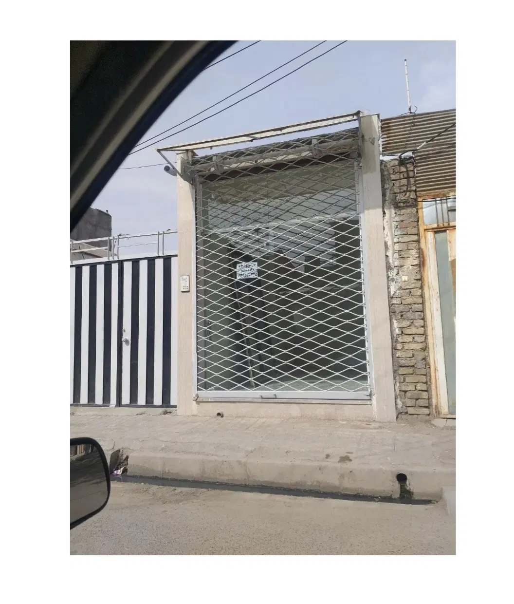 ۲۰ مترمغازه داخل پنجتن ۷۶
