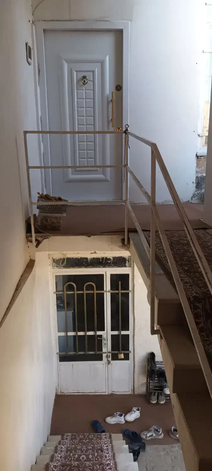 منزل مسکونی در دو طبقه