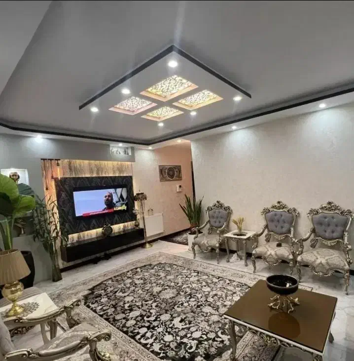 آپارتمان127متر مسکن7000وامدار شهریـار شهـرک وایین