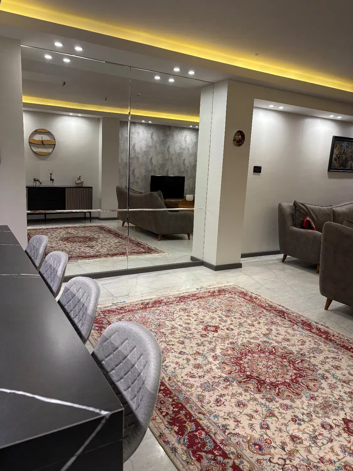 آپارتمان ۱۲۵ متری صائب جنوبی ۲خوابه ۲طرف نور لوکس