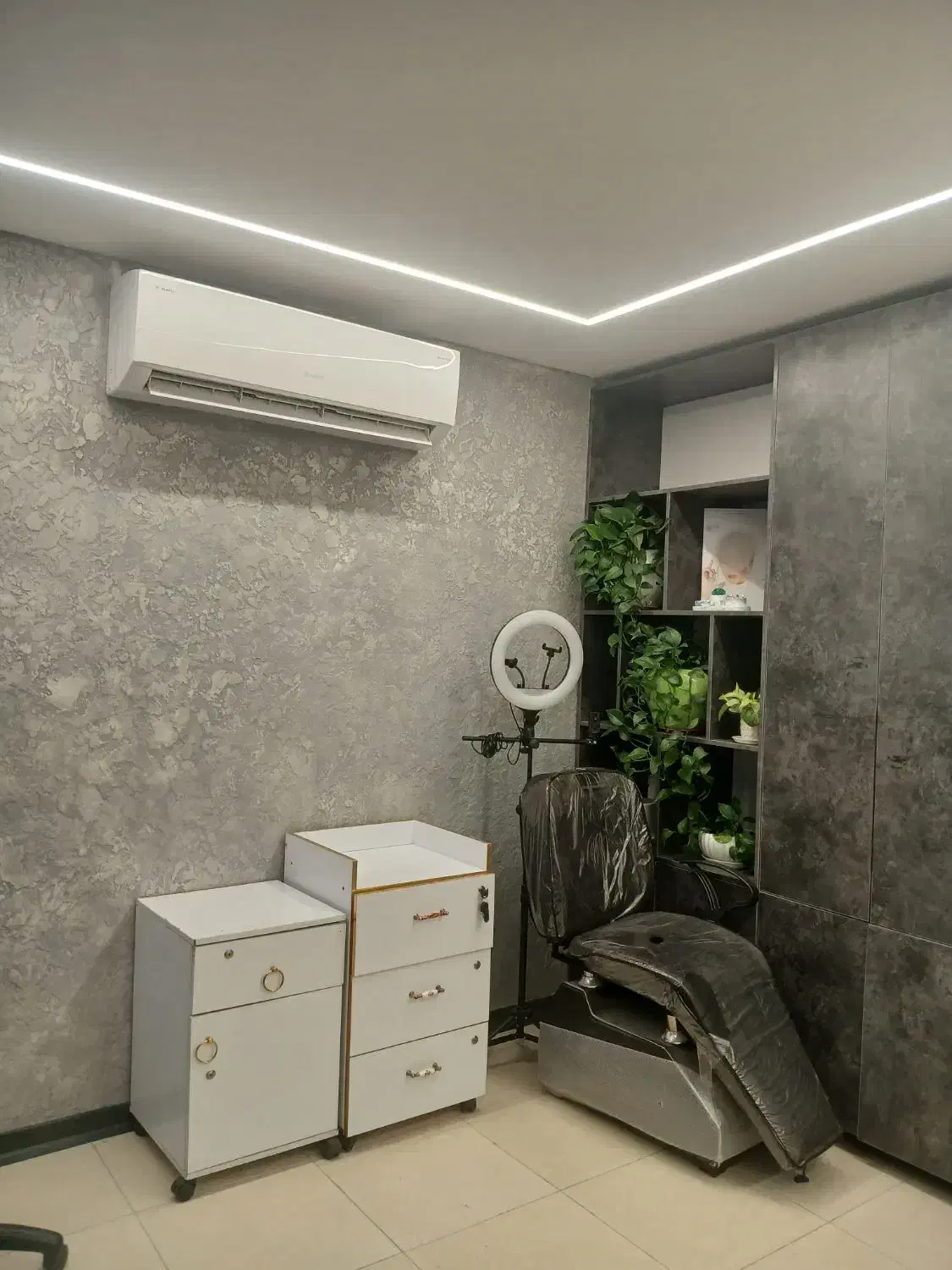 اجاره میز ناخن  تخت مژه و دیگر لاین های ارایشگری