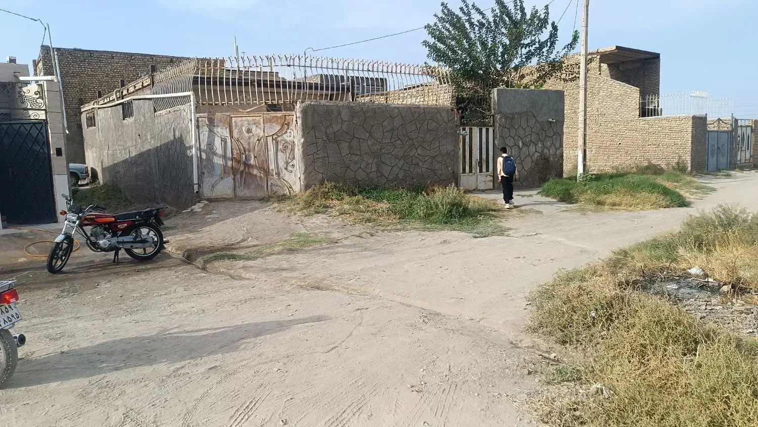 زمین 100متری