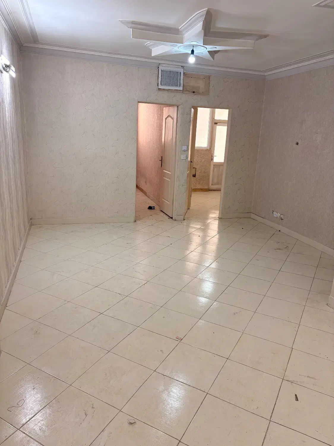 اپارتمان ۷۱ متری دو خواب، تک واحدی