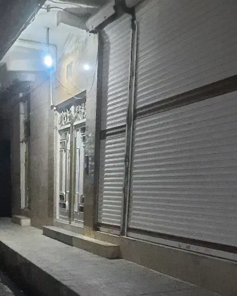 ۸۰ متر مغازه تجاری در خیابان اصلی