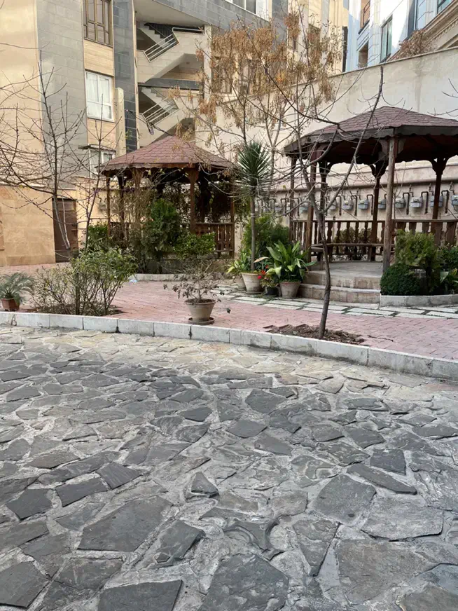 ۸۰متری ۲خواب طبقه دو و نیم