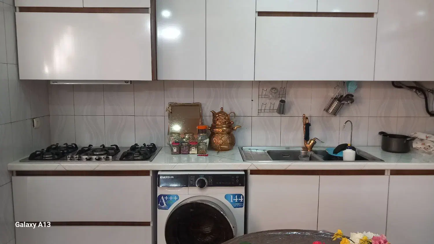 ۷۹ متر روبه خیابان