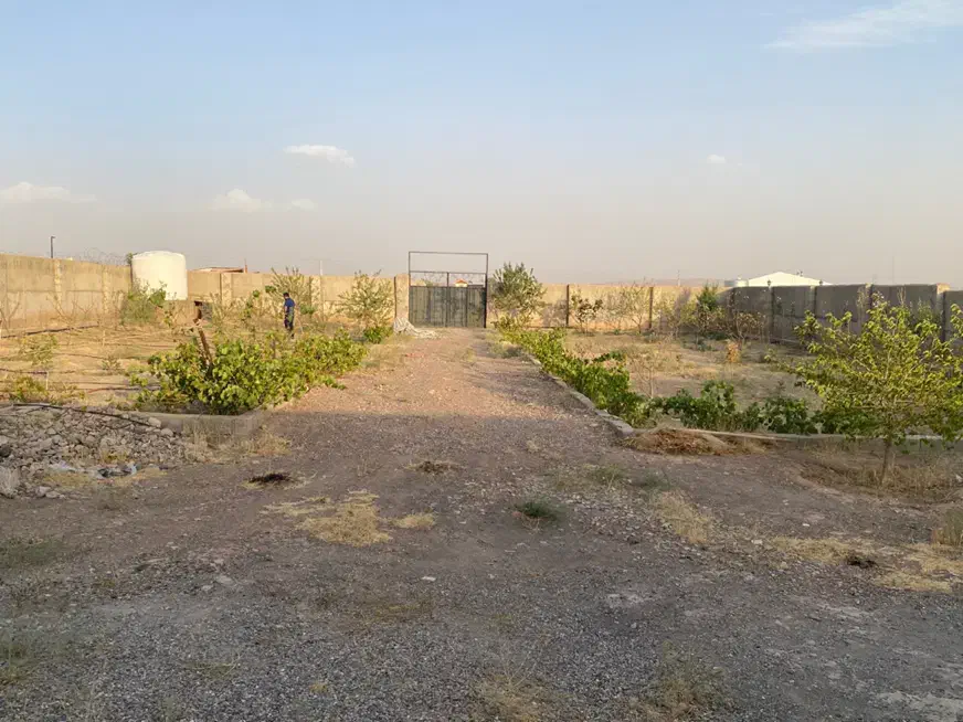 باغ ویلایی حصار کشی شده ۱۳۰۰ متر خواجه مرجان