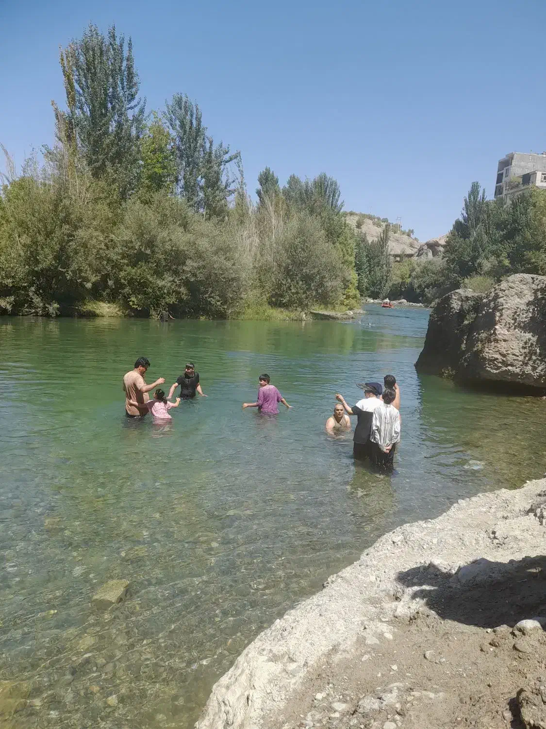 ویلا ابگرم استخر وسط جنگل محیط عالی وسط طبیعت
