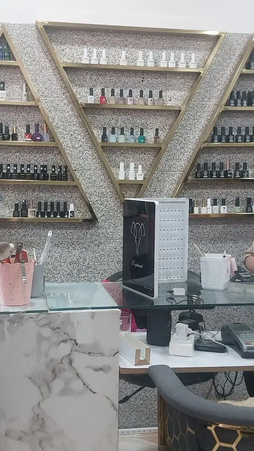 اجاره میز ناخن