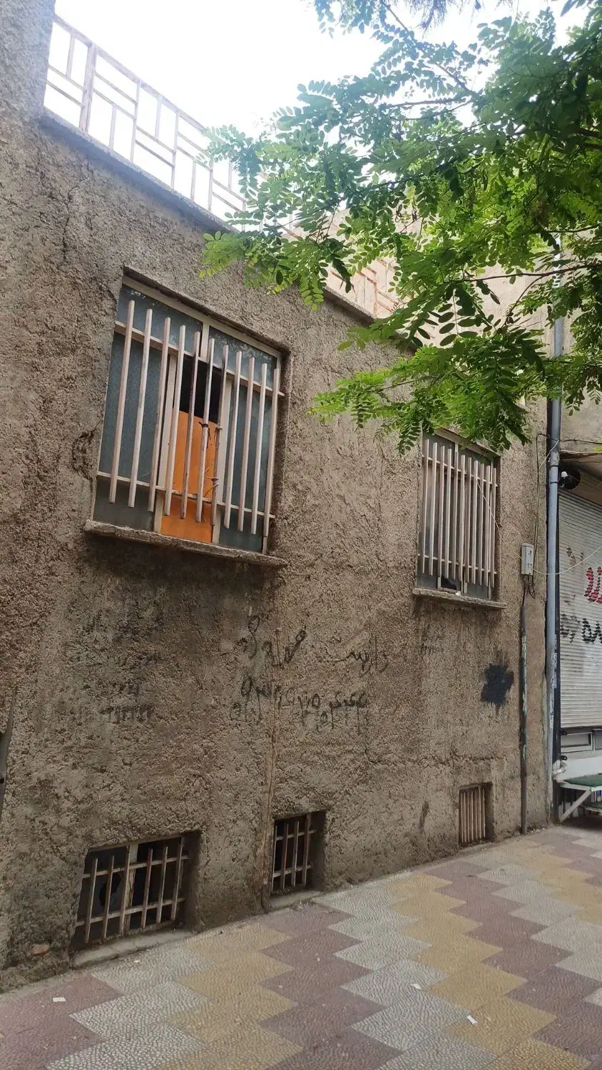 فروش یک منزل مسکونی ویلایی
