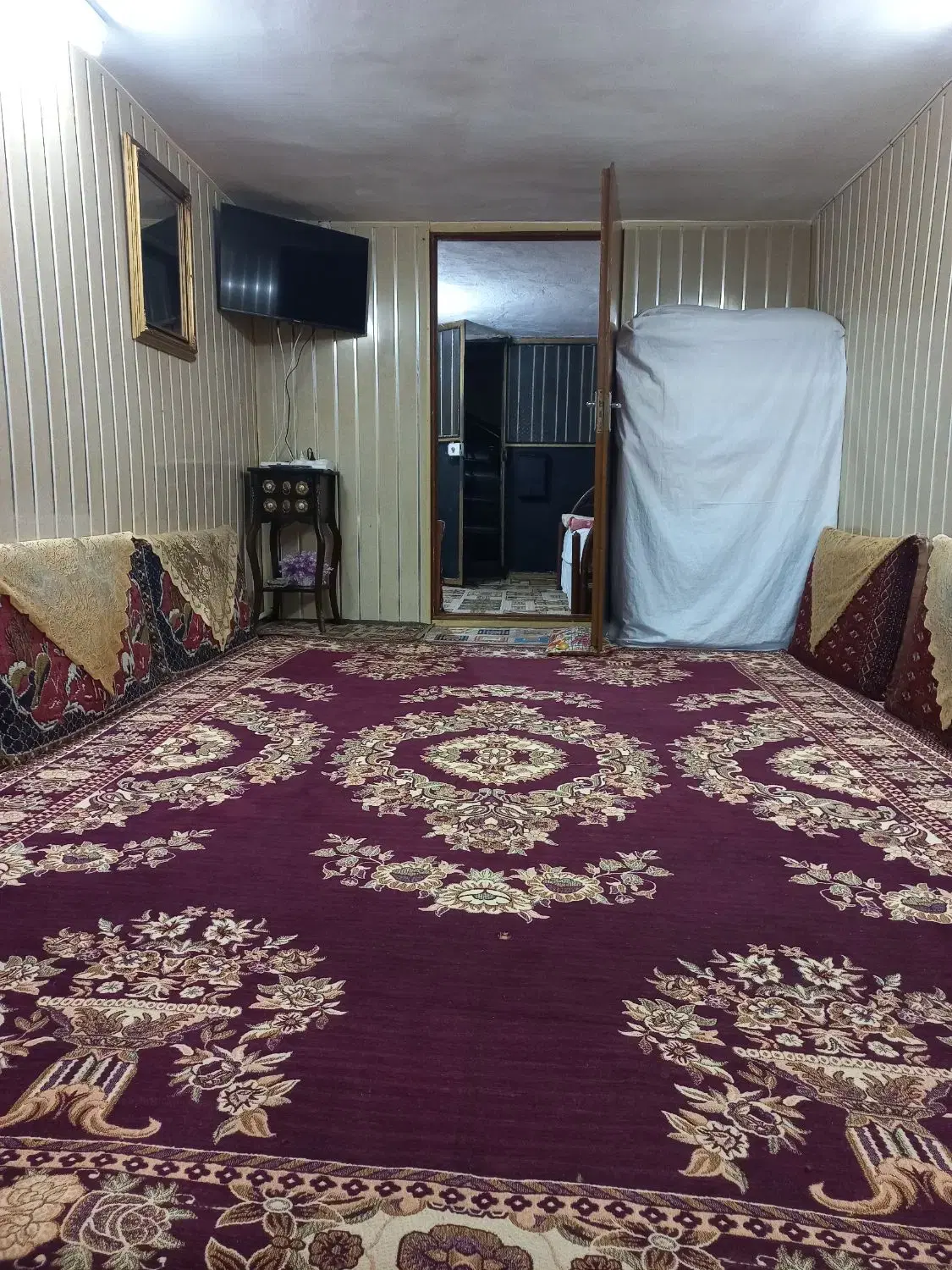 سوئیت تک خوابه در (فومن)