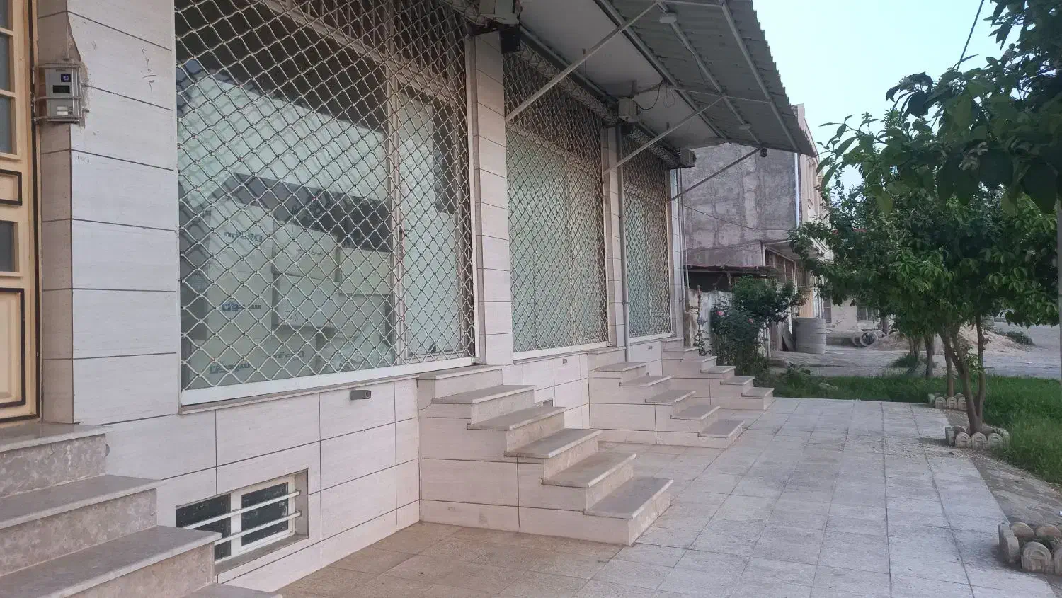 اجاره ۳ درب مغازه تجاری