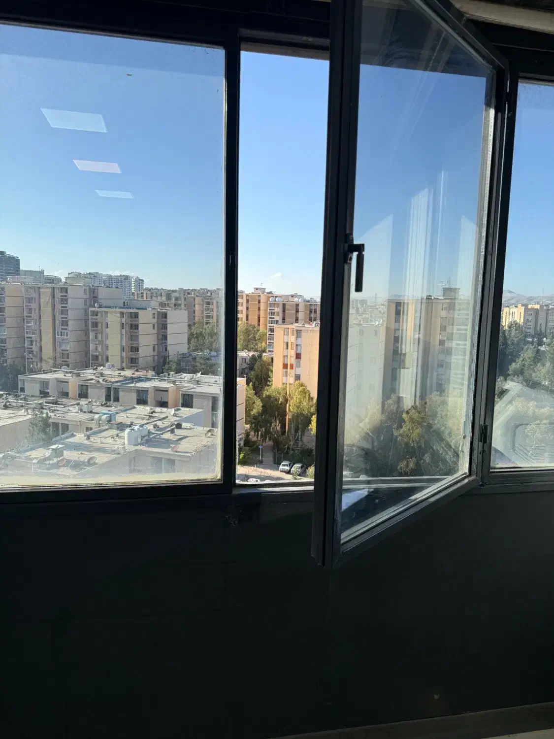 اجاره  اتاق ۱۲ متری  در مطب پزشک معالی اباد