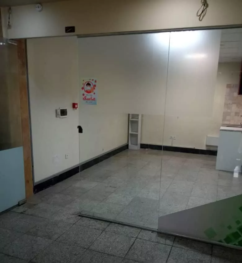 مغازه ۱۸ متری سند تجاری با پارکینگ