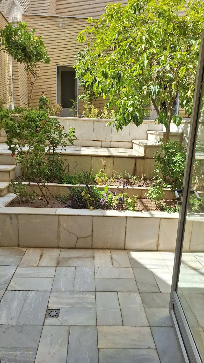اجاره آپارتمان دو خوابه آذر فقط به مادر تنها