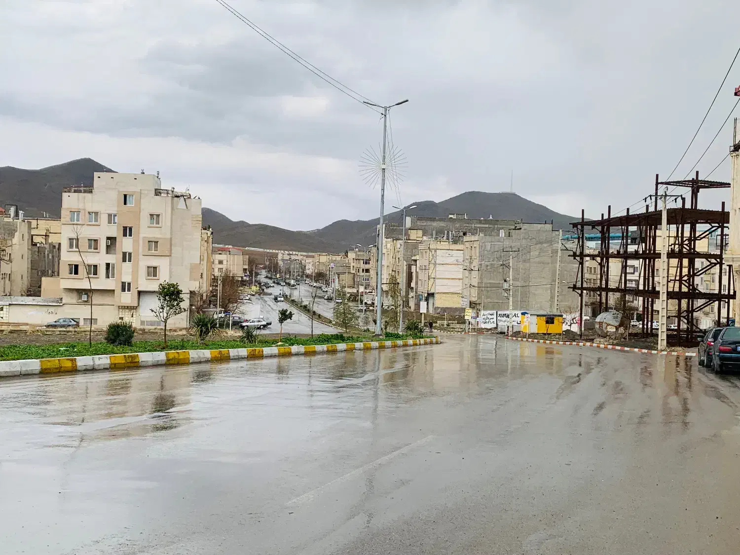 ۲۰۰ سالن تجاری موجهای خروشان (فروش فوری)