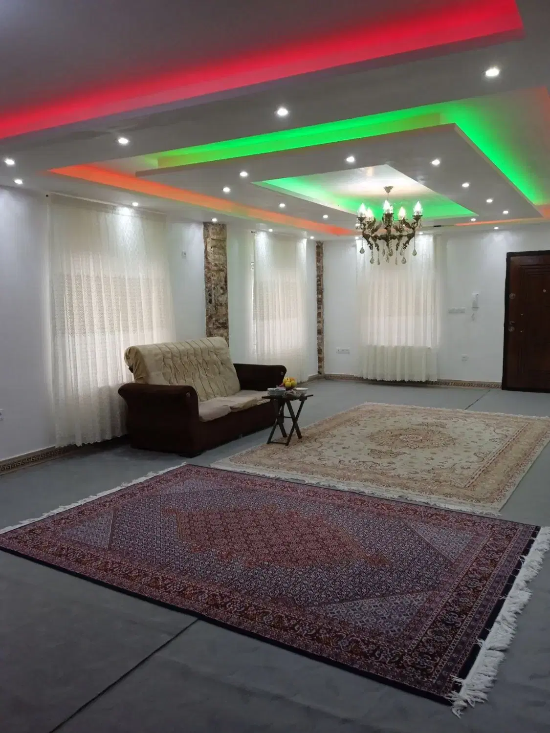 اجاره روزانه ویلا لوکس حیاط دار
