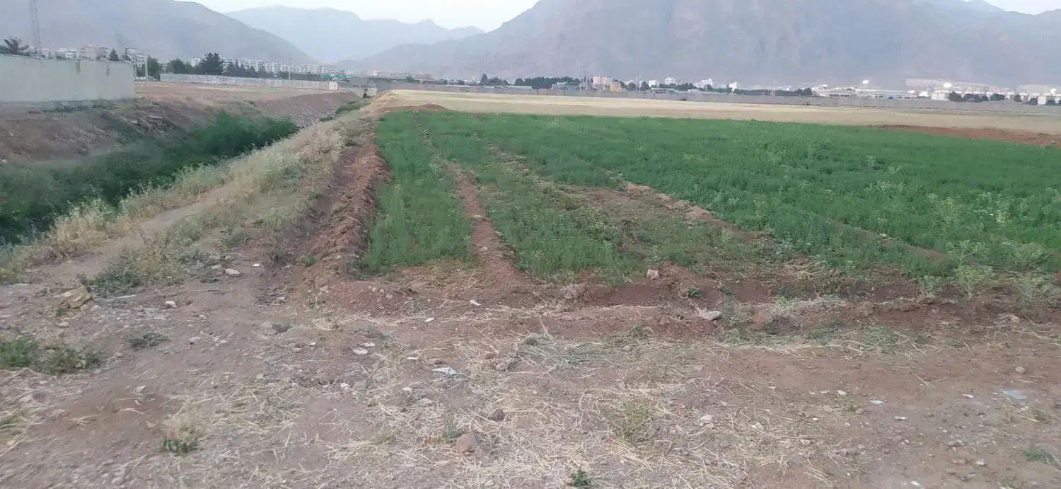زمین 1400 متری