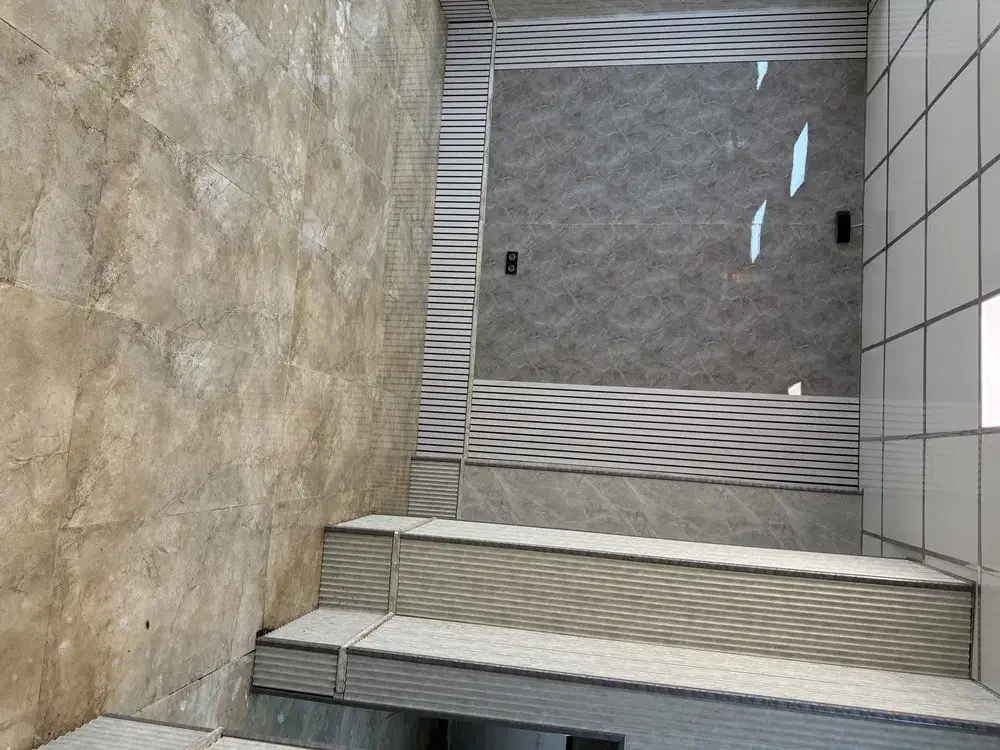 یک باب مغازه 100متری