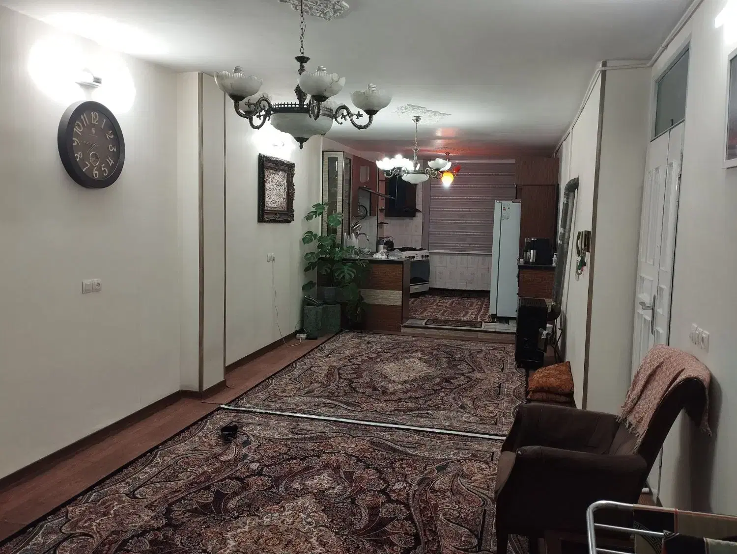 آپارتمان 81متری در قلب شهریار خیابان ولیعصر