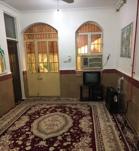 منزل اجاره ای همکف با پارکینگ