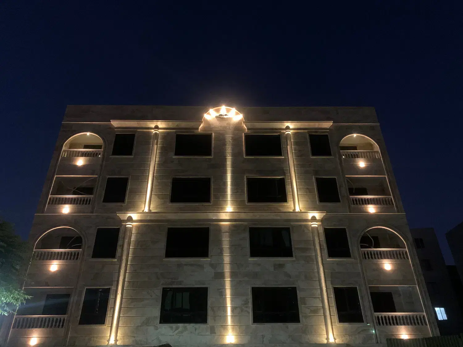 آپارتمان نوساز ۱۳۵متر  ۱۰_۱۲۵_۰۰۰_۰۰۰