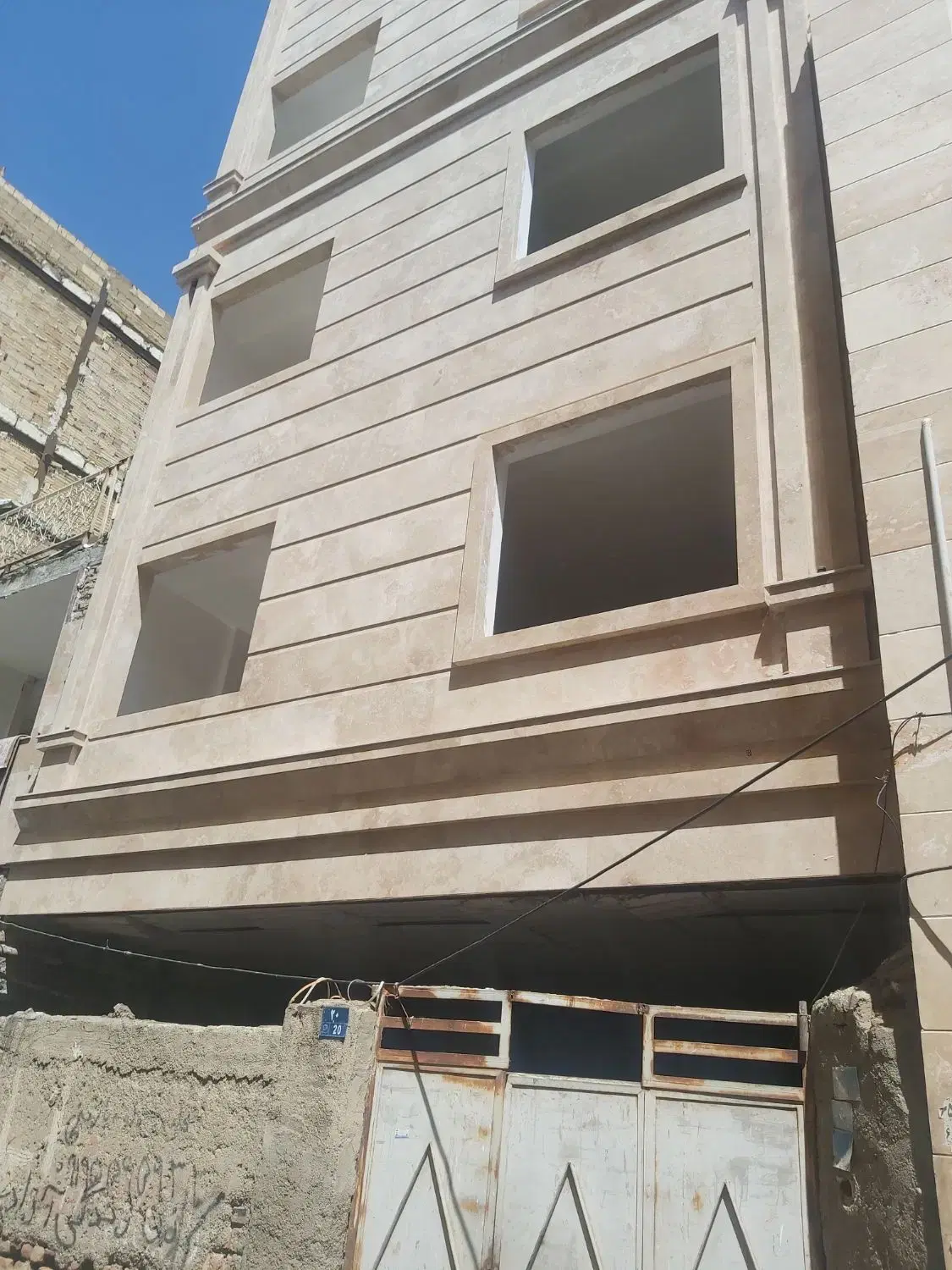 آپارتمان نوساز کلیدنخورده