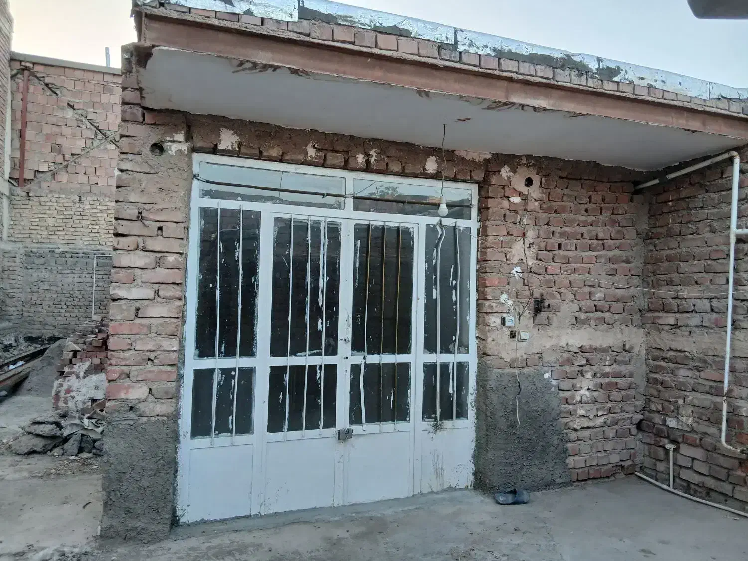 خانه مسکونی ۵ قصبی نیم ساز