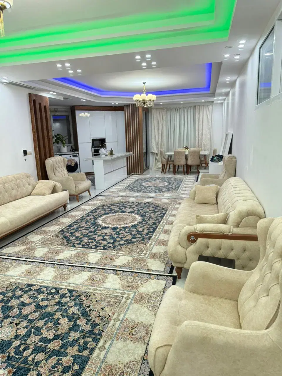 ۱۳۰ متری شیک و بی نظیر و فول امکانات .تمام هوشمند
