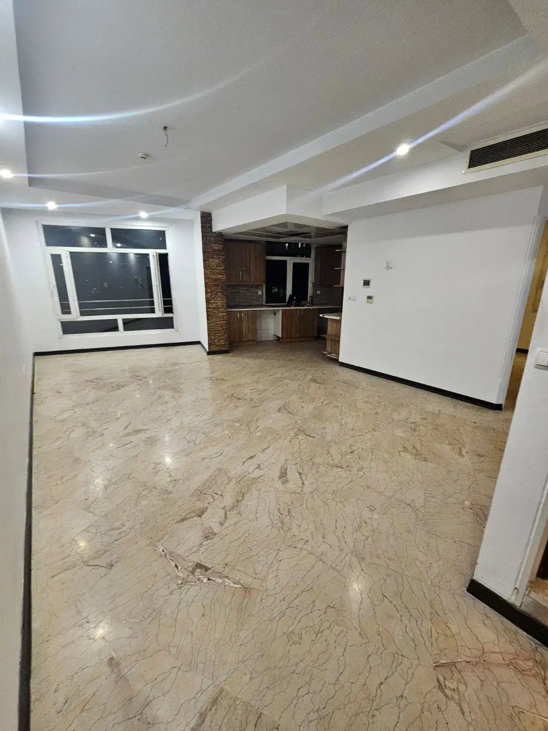 ۸۱ متری ۲ خواب _فروش فوری