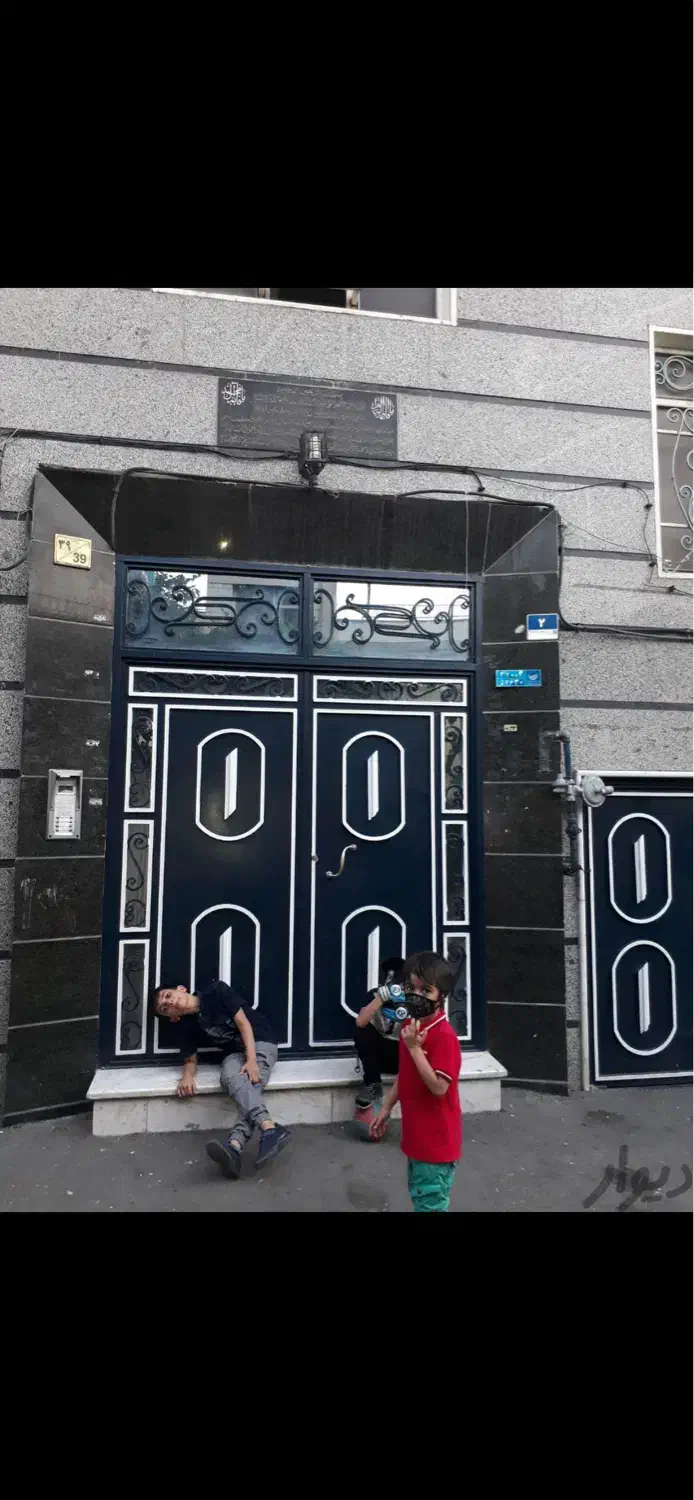 ۷۵ متر با پارکینگ و انباری