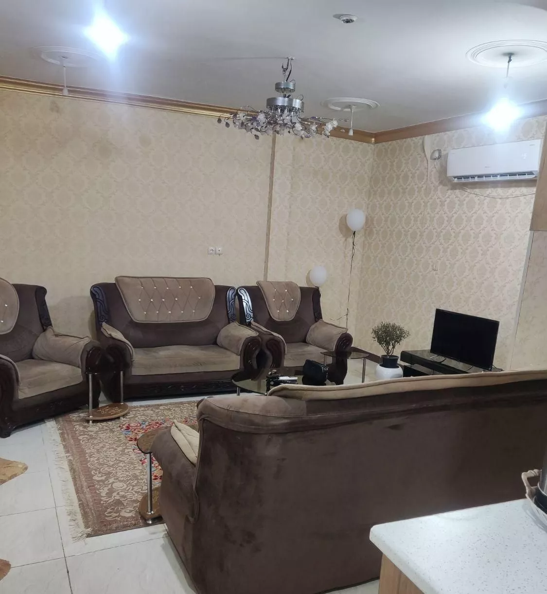 اجاره روزانه واحد مبله آپارتمانی در خیابان امیری