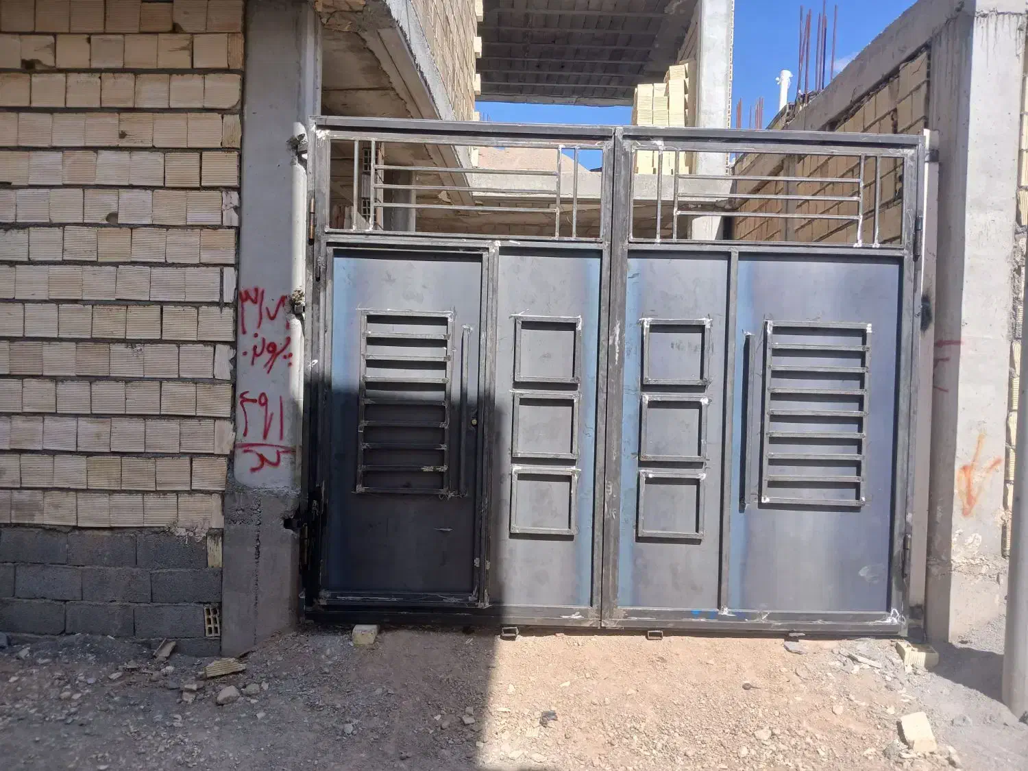 خانه طبقه همکف شهرک طالقانی(معاوضه با زمین )