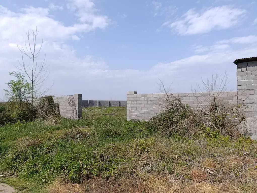 زمین چهار دیواری