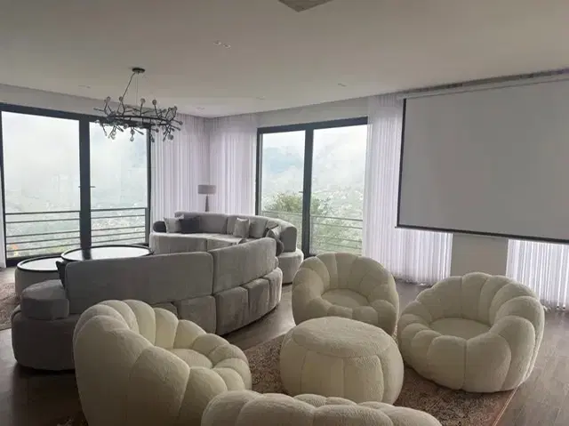ویلای لاویج