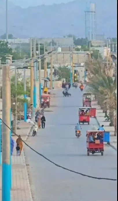 زمین با پروانه ساخت بر خیابان
