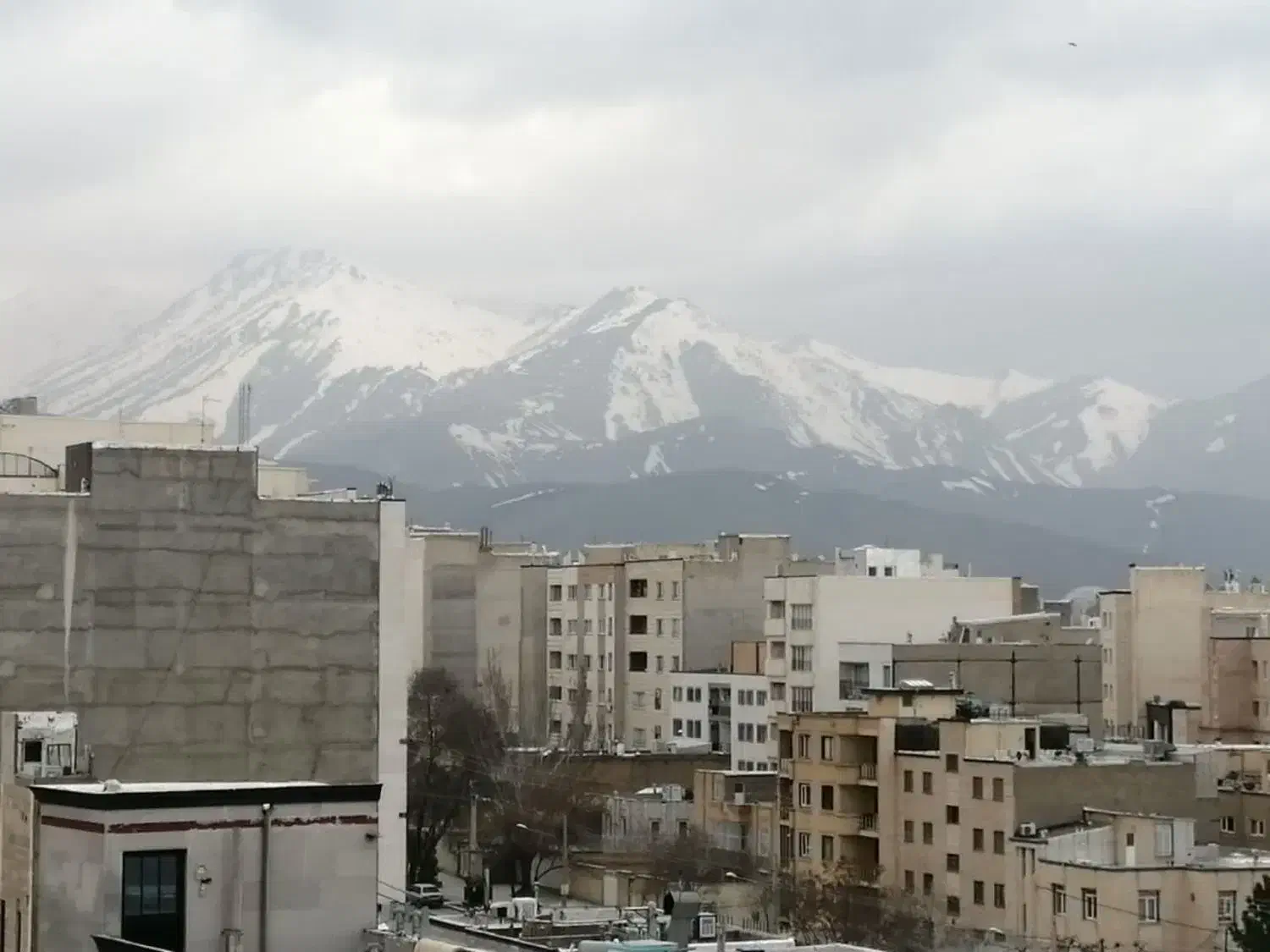 طبقه ویلایی ۱۲۰م شیک راه جدا_ اعتمادیه میدان مهندس