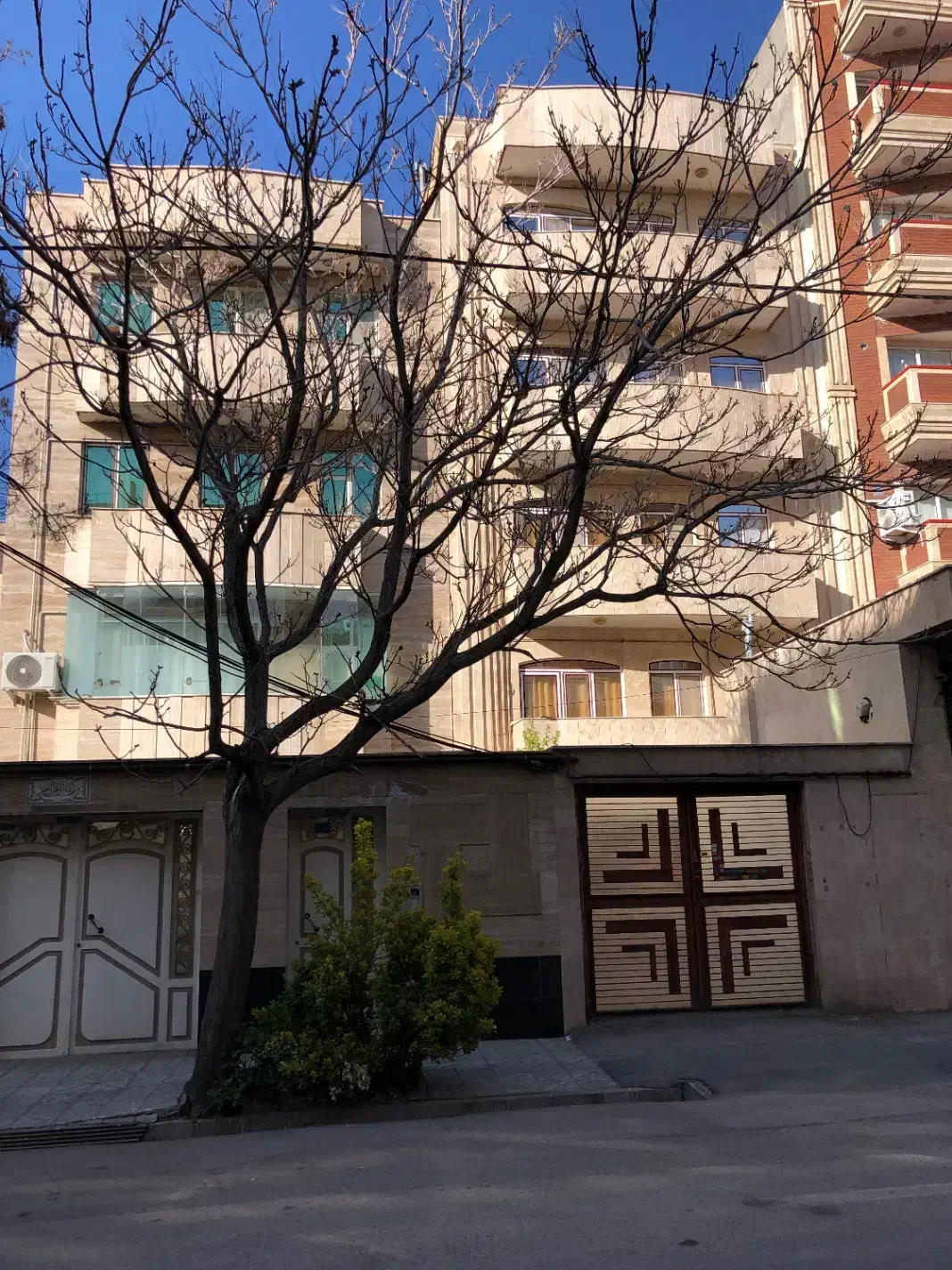 پیش وفروش آپارتمان حیاط نظام پزشکی ورزش خطیب اشکان
