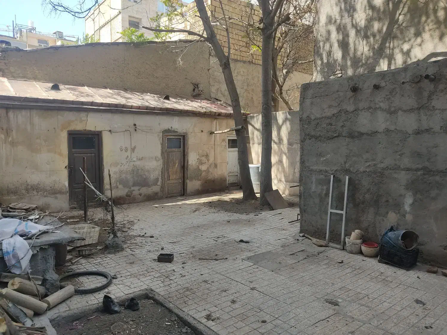 فروش ملک حیاط دار