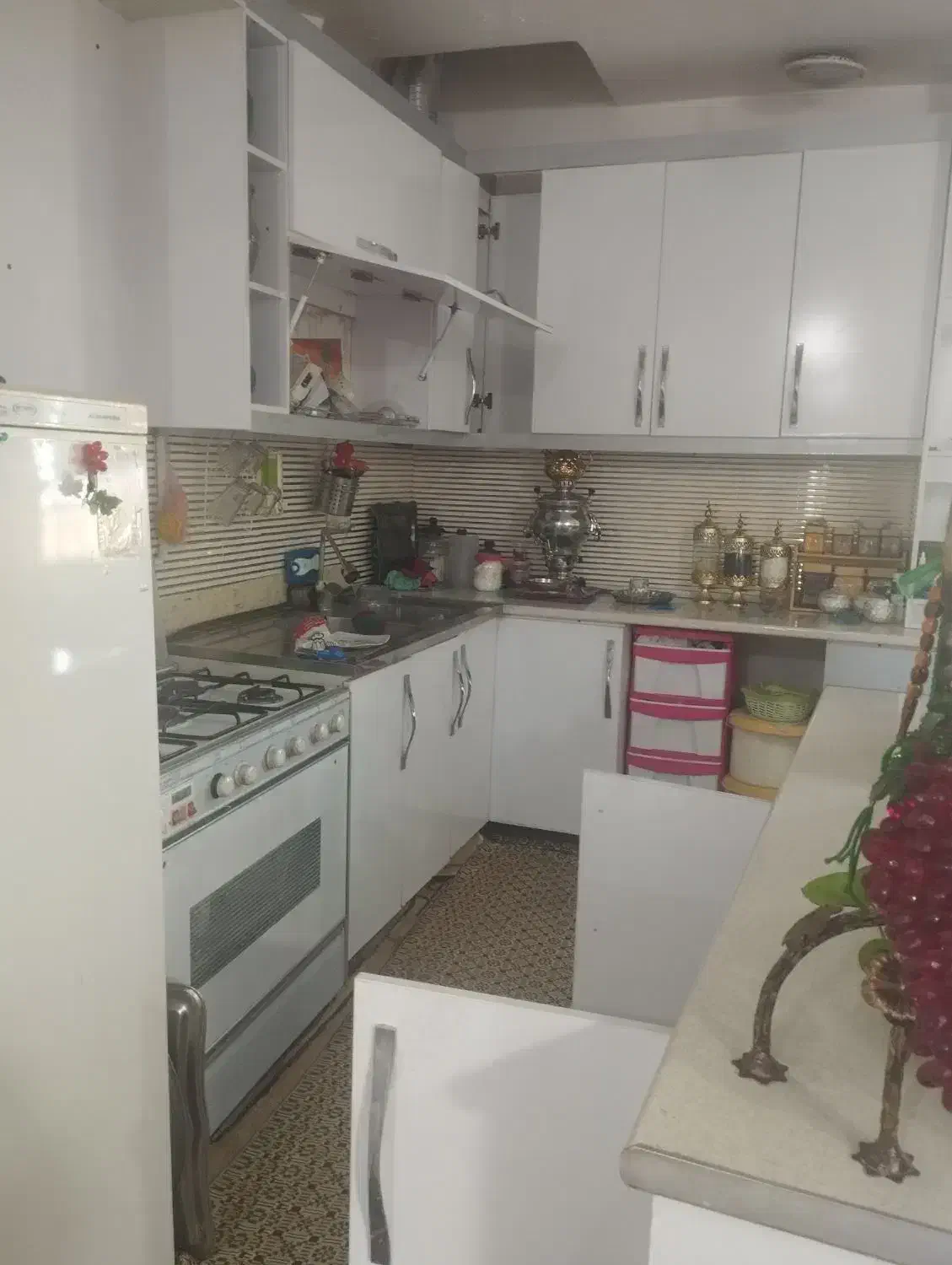 خانه دو طبقه راه عبور جدا