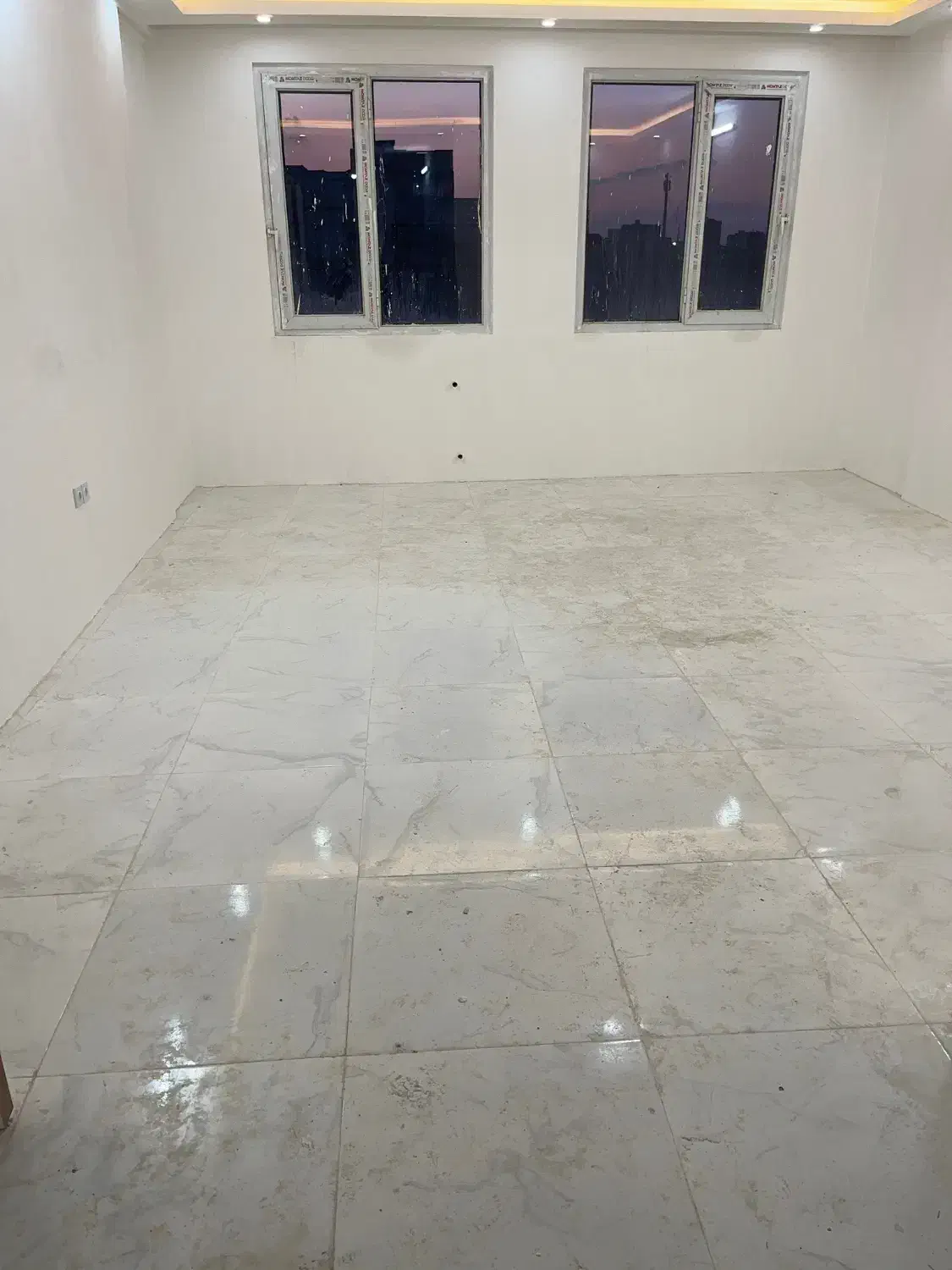 اپارتمان صفر ۱۰۰ متر پارکینگ و آسانسور چراغچی