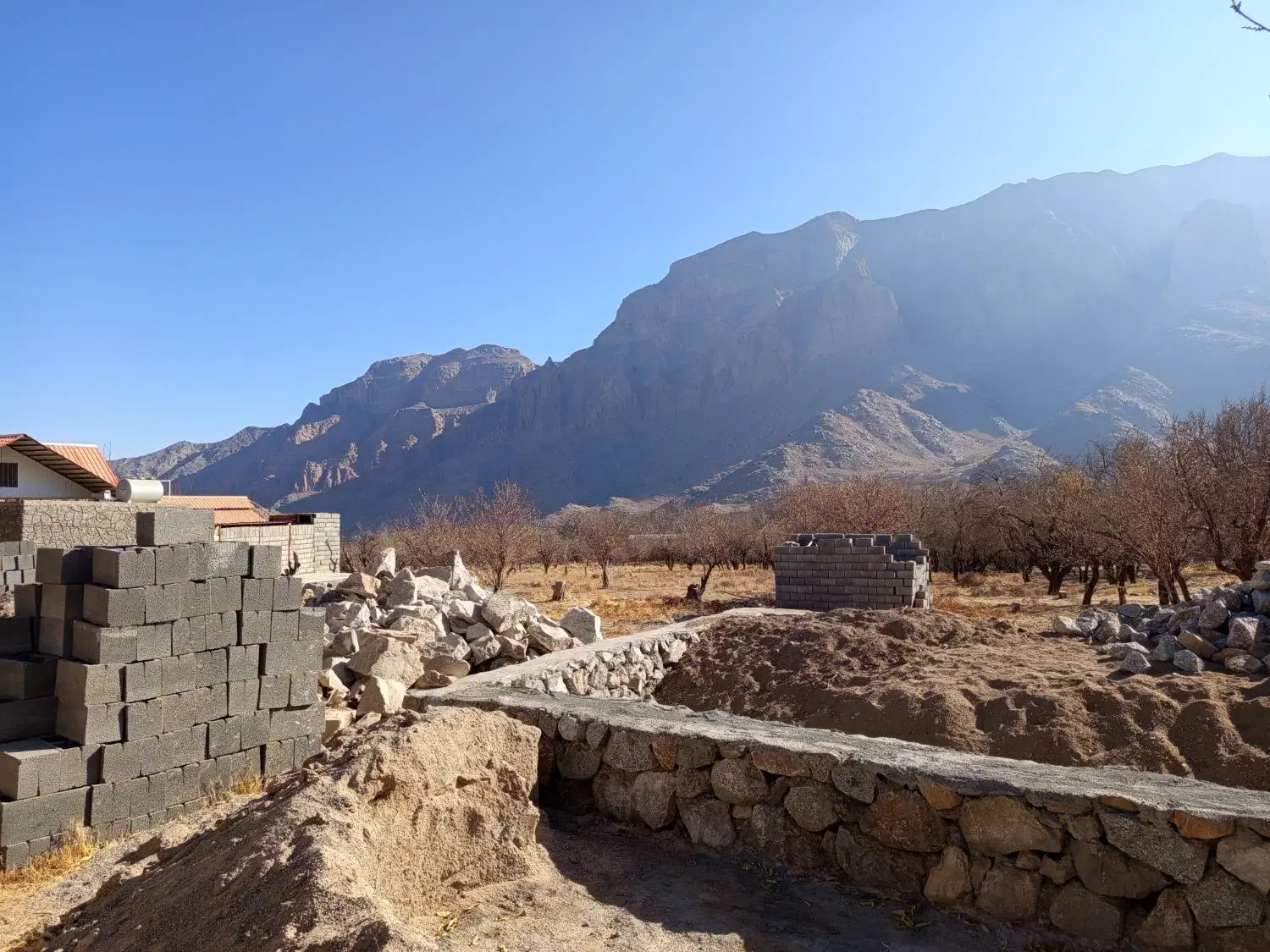 زمین فروشی منشاد